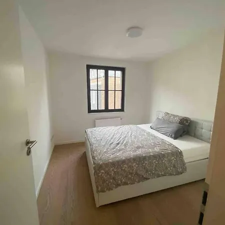 Apartment Sehr Schon Mobiliert